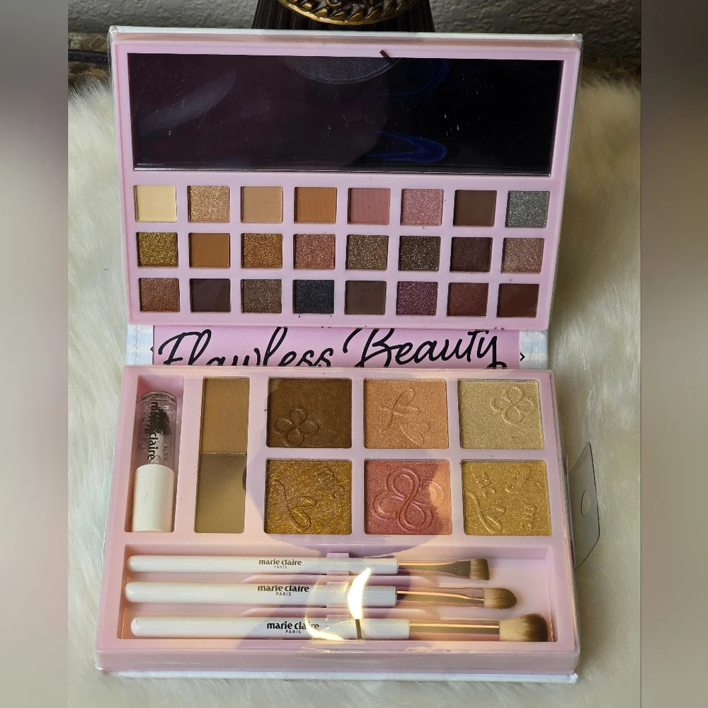 🎀Marie Claire Flawless Beauty Face, Eye Palette, and Brushes Set🎀 - Picture 3 of 8